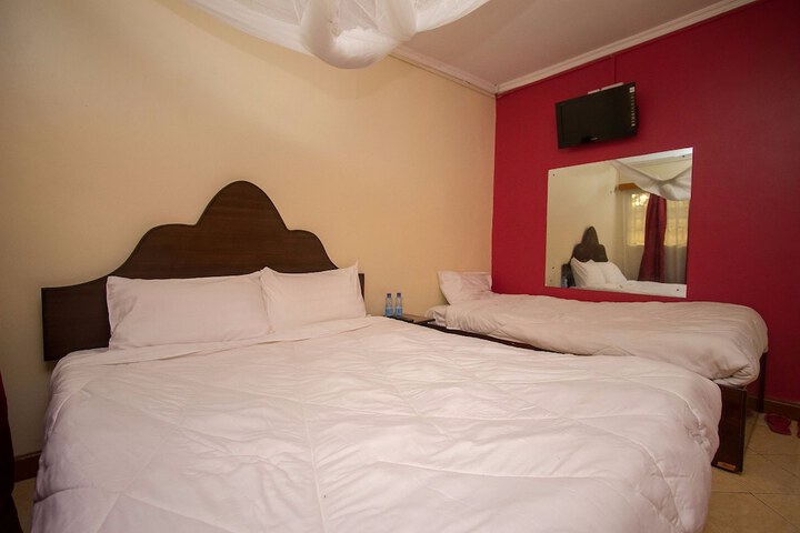 Room 12 of 34