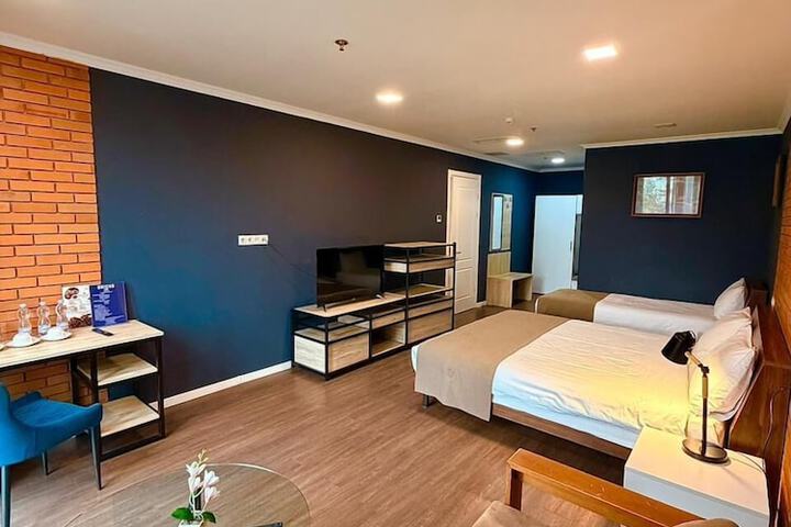 Room 120 of 240