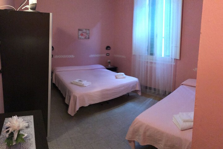 Room 8 of 15