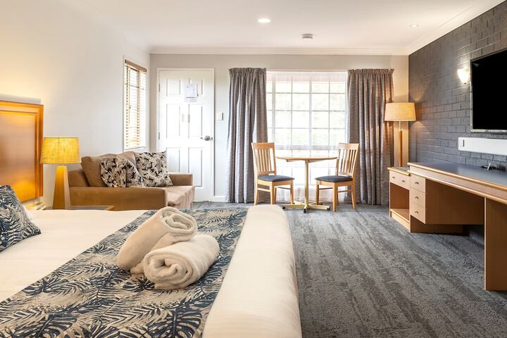 Room 34 of 85