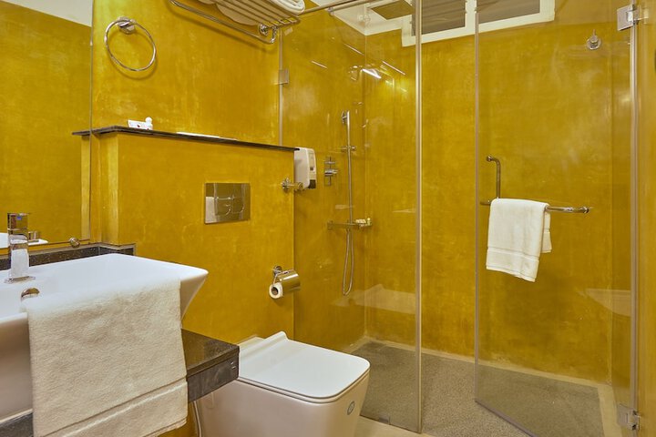 Room 16 of 31