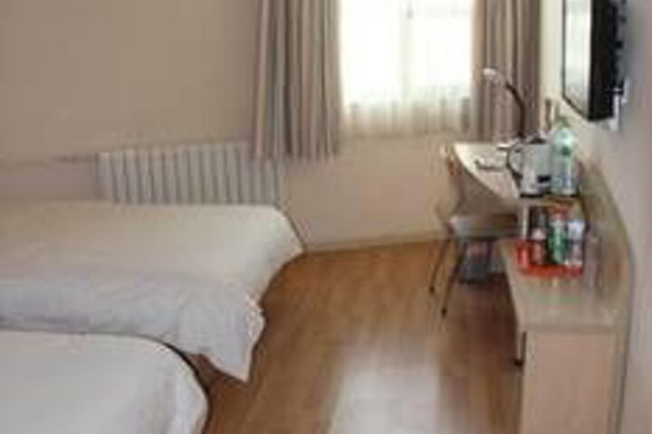 Room 5 of 67