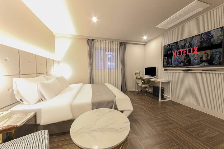 Room 21 of 45