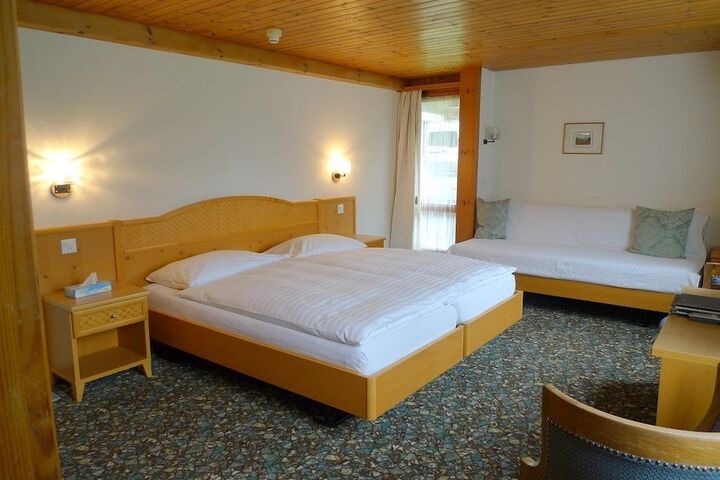 Room 4 of 55