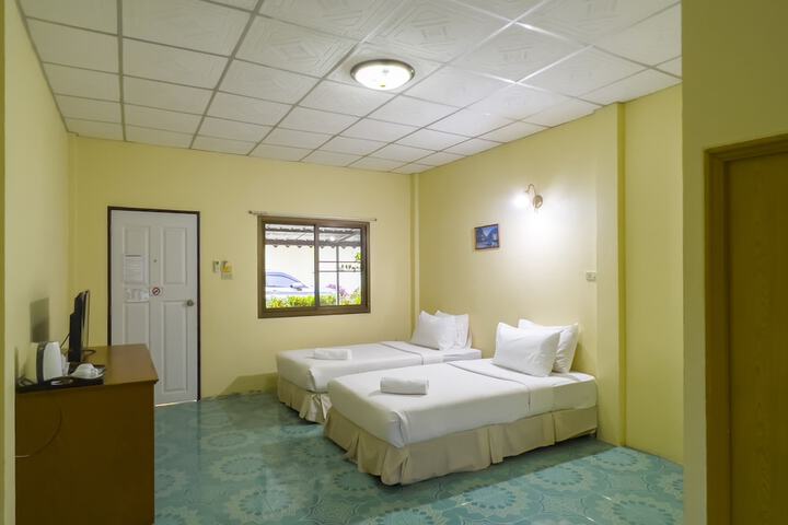 Room 17 of 36