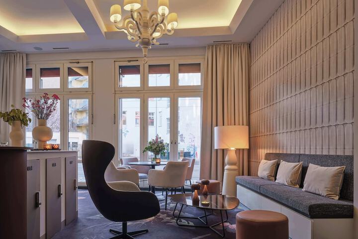 Guest Lobby