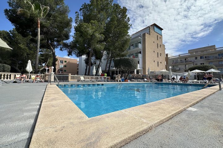 Pool 37 of 59