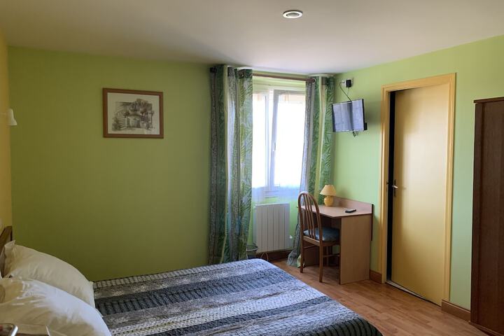 Room 12 of 33