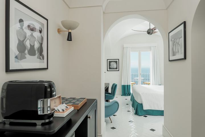 Room 25 of 69