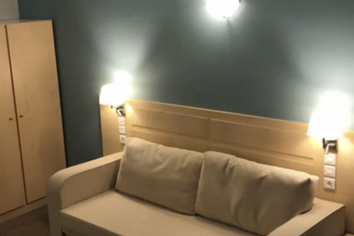 Room 17 of 31