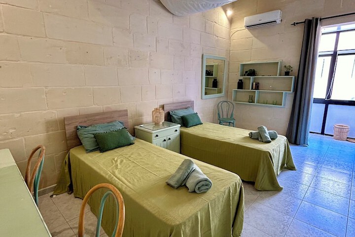 Room 15 of 23