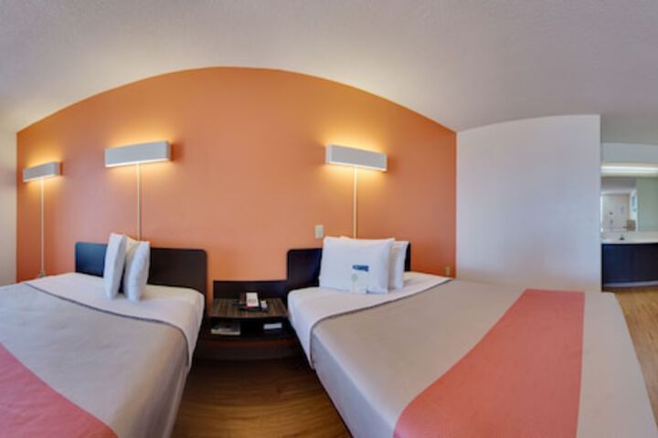 Deluxe Room 1 Double Bed Accessible (12 of 14)