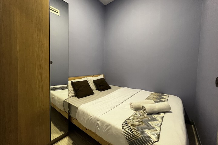Room 5 of 30