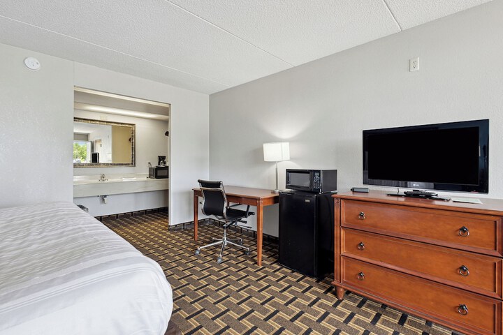 Room 15 of 34