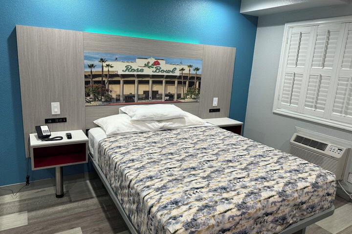 1 Queen Bed (11 of 44)