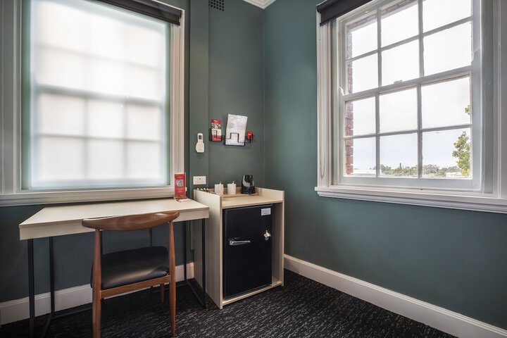 Room 18 of 99