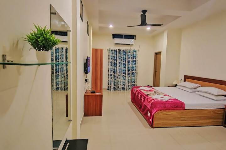 Room 3 of 18