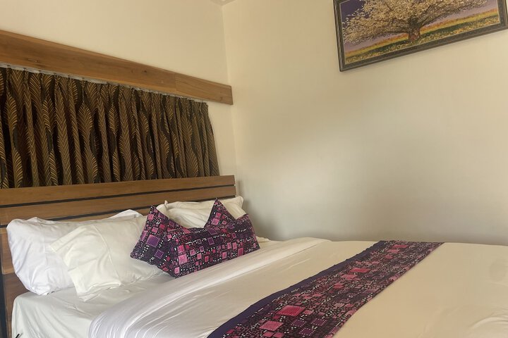 Room 40 of 165