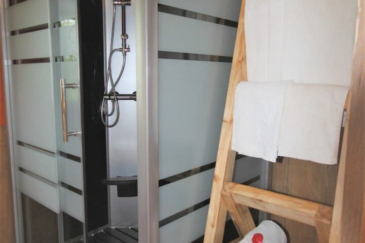 Room 42 of 104