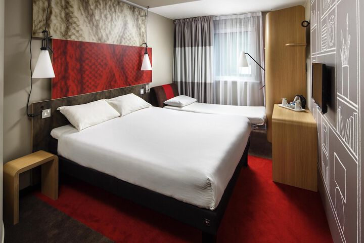 Room 14 of 48