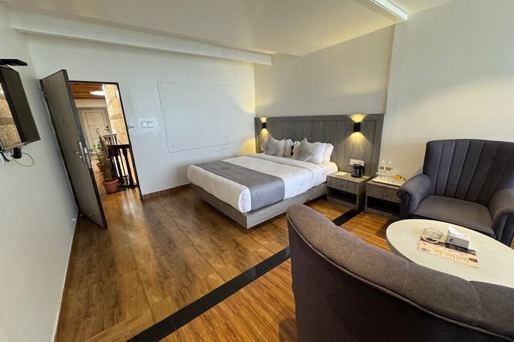 Room 5 of 29