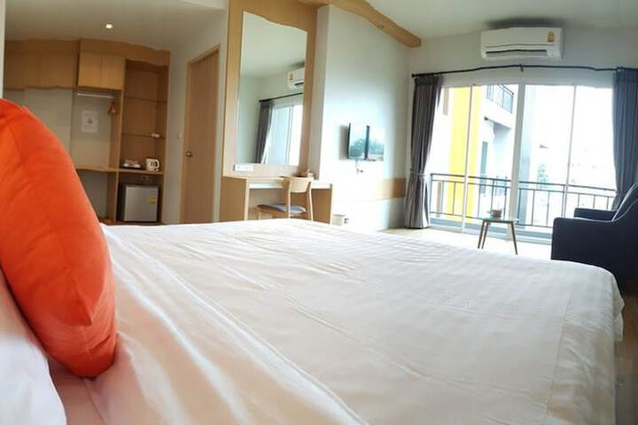 Room 8 of 42