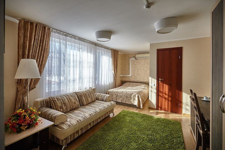 Room 3 of 48