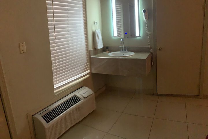 Room 17 of 23