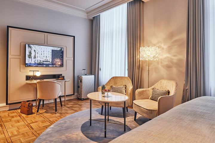 Room 32 of 154