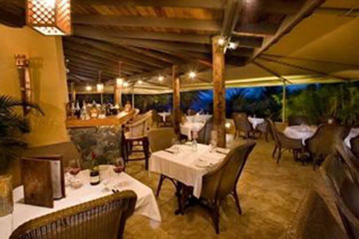 Dining 16 of 21
