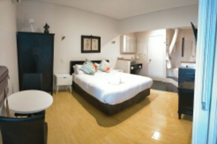 Room 343 of 420