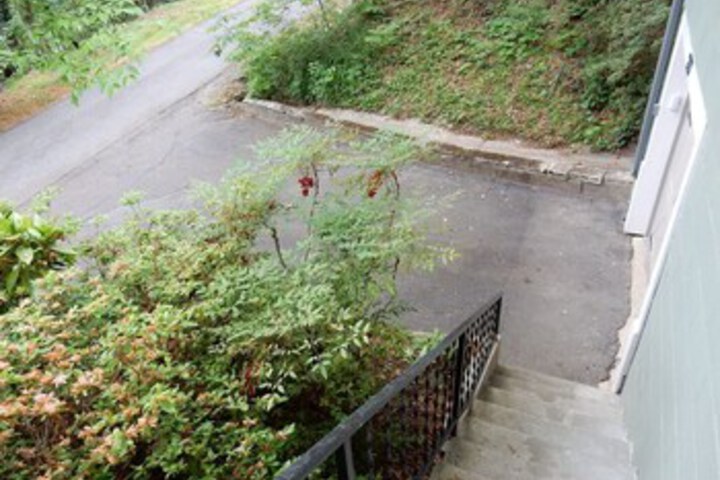 Property Grounds 37 of 43