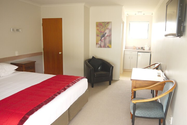 Room 3 of 188