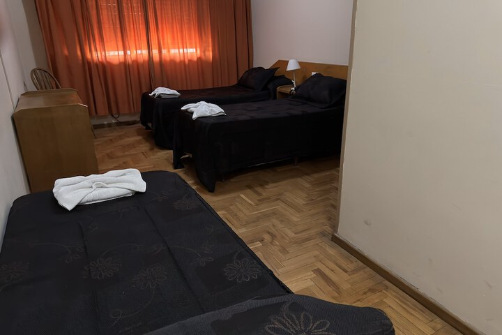 Room 10 of 16