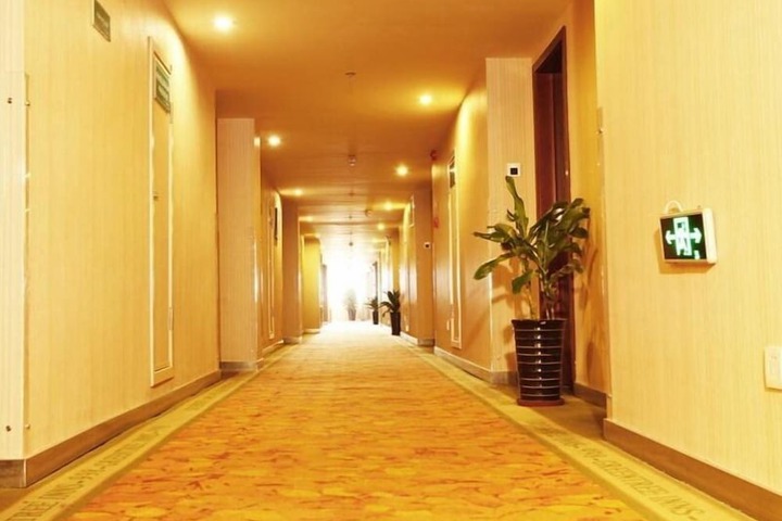 Ballroom/Hall 62 of 66
