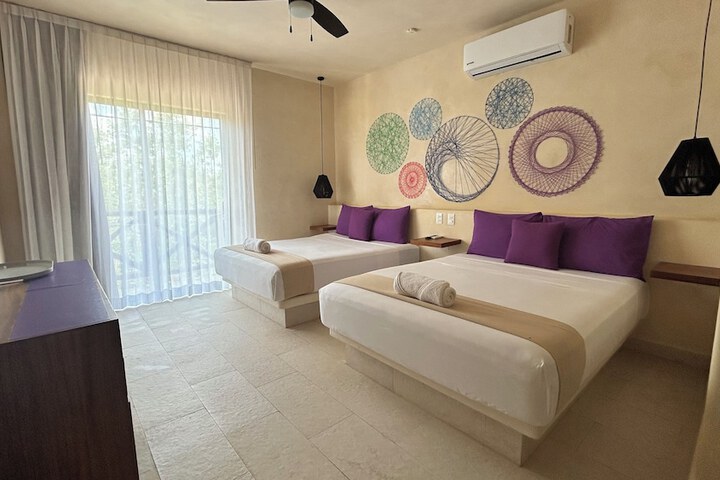 Room 169 of 321