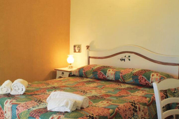 Room 8 of 16