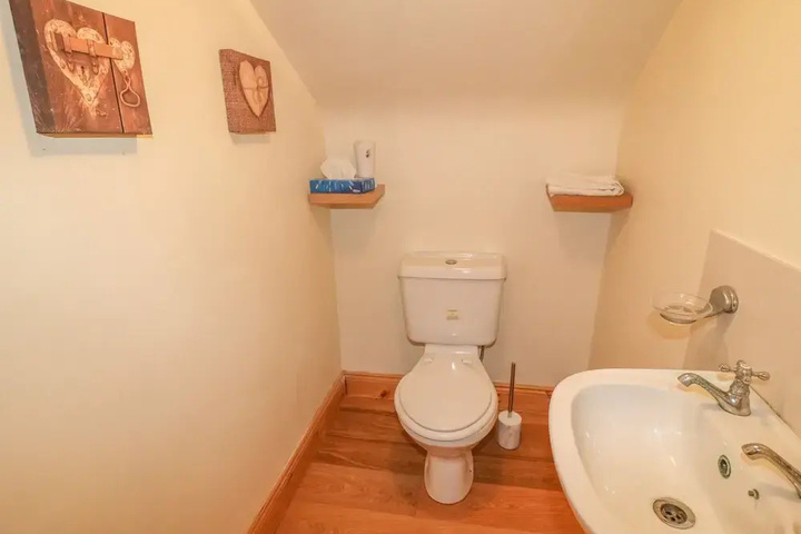 Room 8 of 14