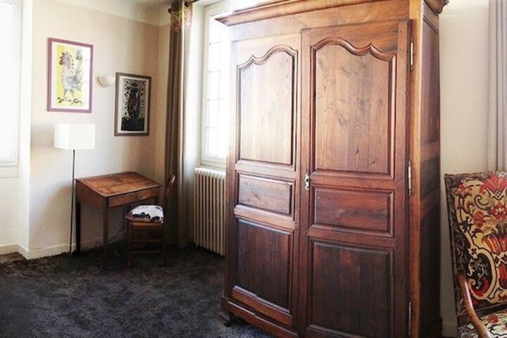 Room amenity