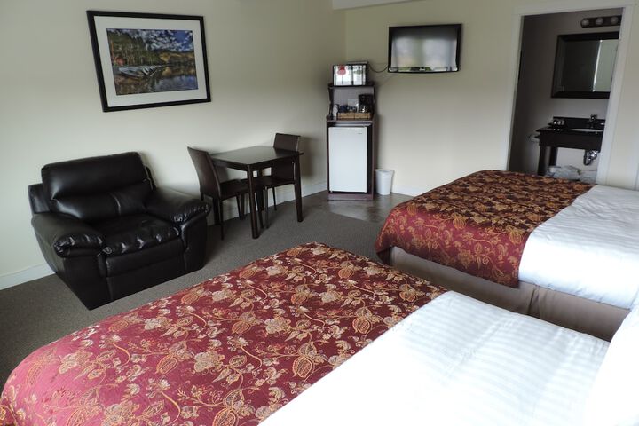 Room 4 of 36