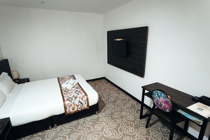 Room 43 of 76