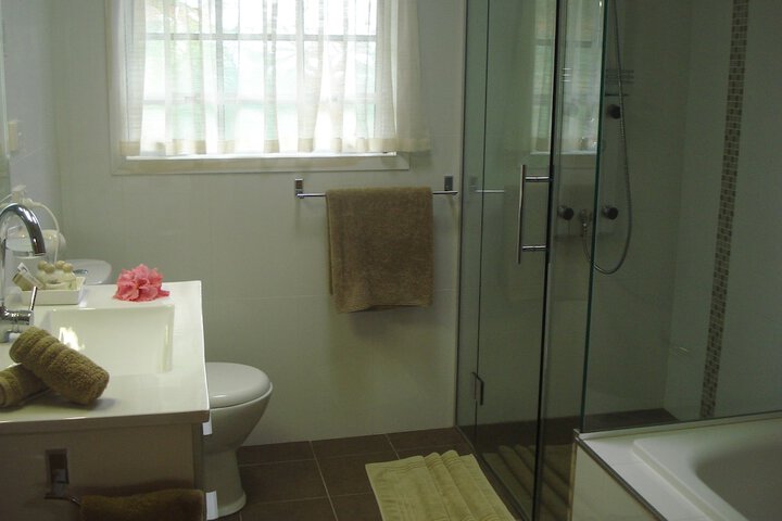 Room 7 of 18