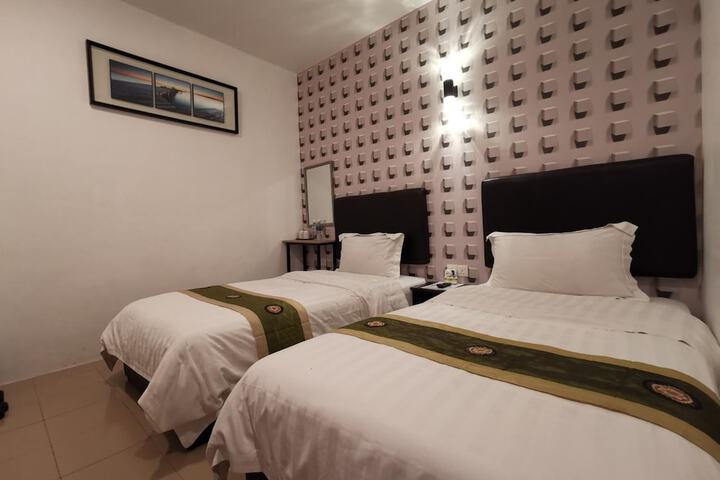 Room 11 of 74