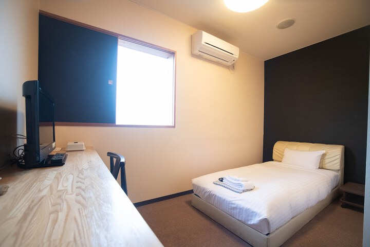Room 3 of 14
