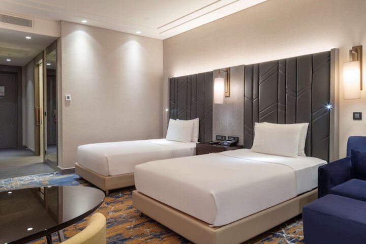 Room 7 of 96