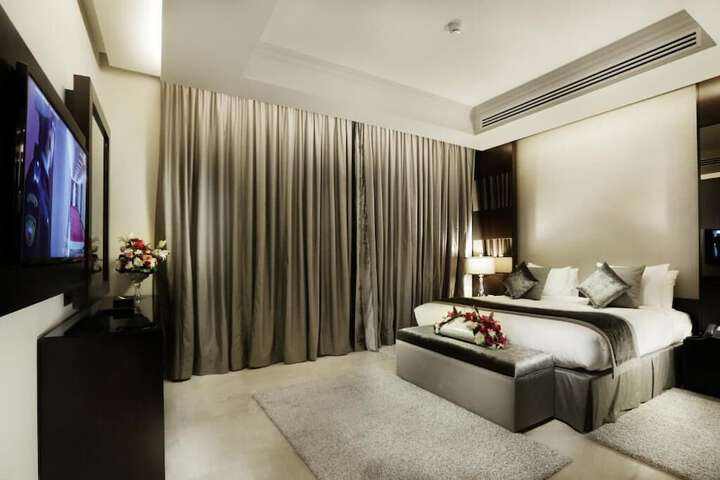 Room 10 of 24