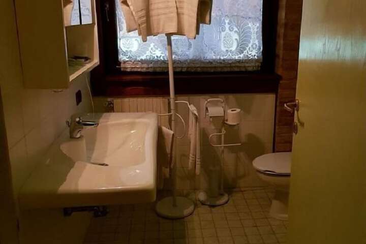 Room 14 of 25