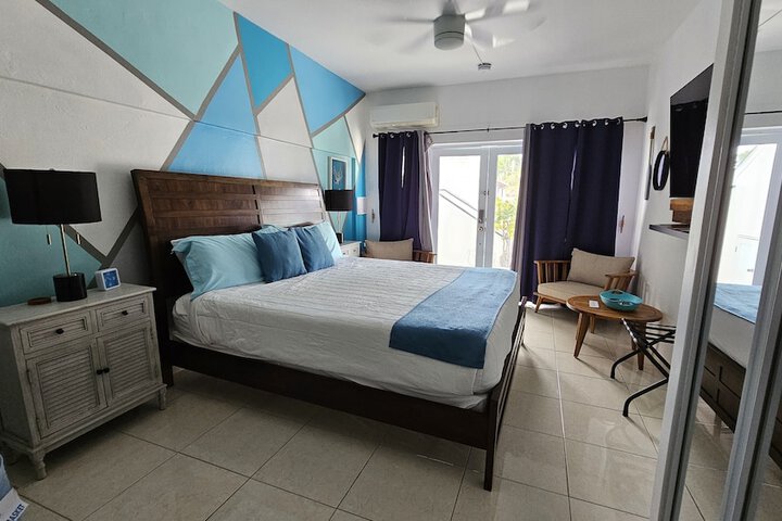 Room 6 of 71