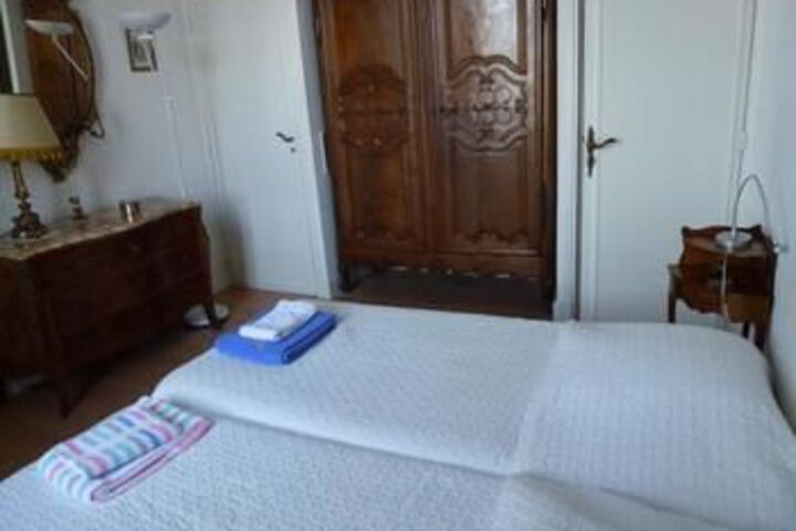 Room 7 of 24