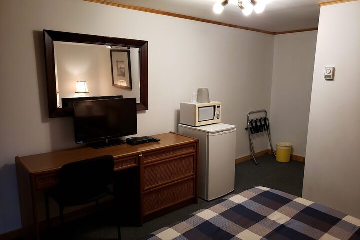 Room 5 of 33